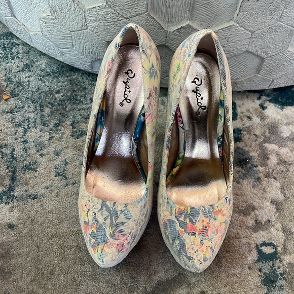 Nude Floral Lace Pump Heels Size 7 - Picture 8 of 8